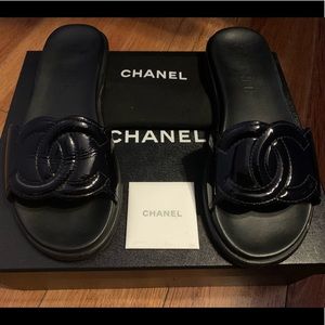 Chanel mules 🖤🖤🖤🤍🤍🤍